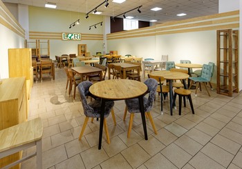 Відкриття нового магазину столів і стільців “Лорі”